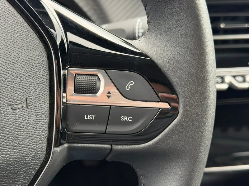 Photo de la voiture PEUGEOT 208 100 S&S BVM6 Allure
