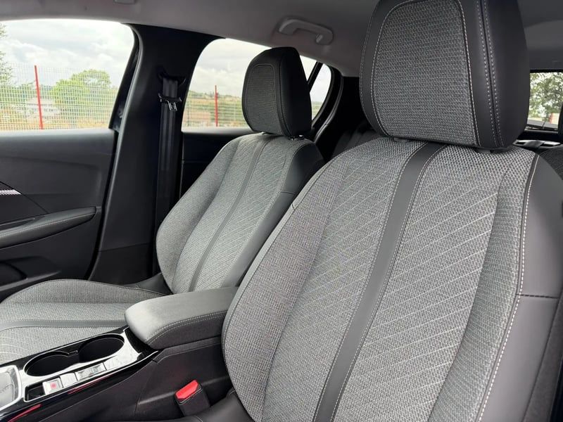 Photo de la voiture PEUGEOT 208 100 S&S BVM6 Allure