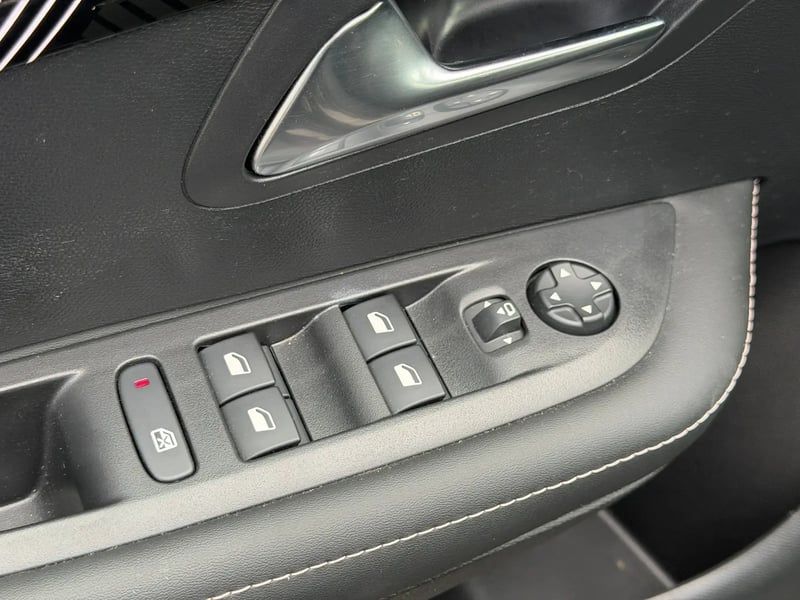 Photo de la voiture PEUGEOT 208 100 S&S BVM6 Allure