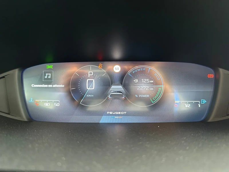 Photo de la voiture PEUGEOT 308 Hybrid 145 e-DCS6 Allure