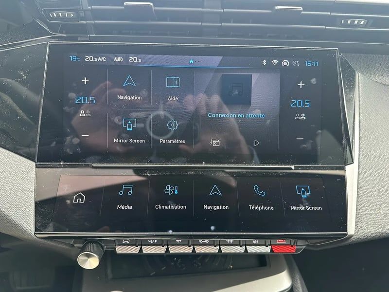 Photo de la voiture PEUGEOT 308 Hybrid 145 e-DCS6 Allure