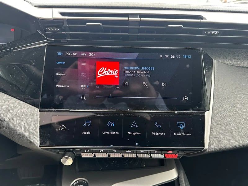 Photo de la voiture PEUGEOT 308 Hybrid 145 e-DCS6 Allure