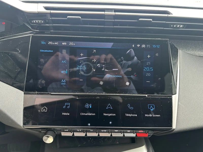 Photo de la voiture PEUGEOT 308 Hybrid 145 e-DCS6 Allure