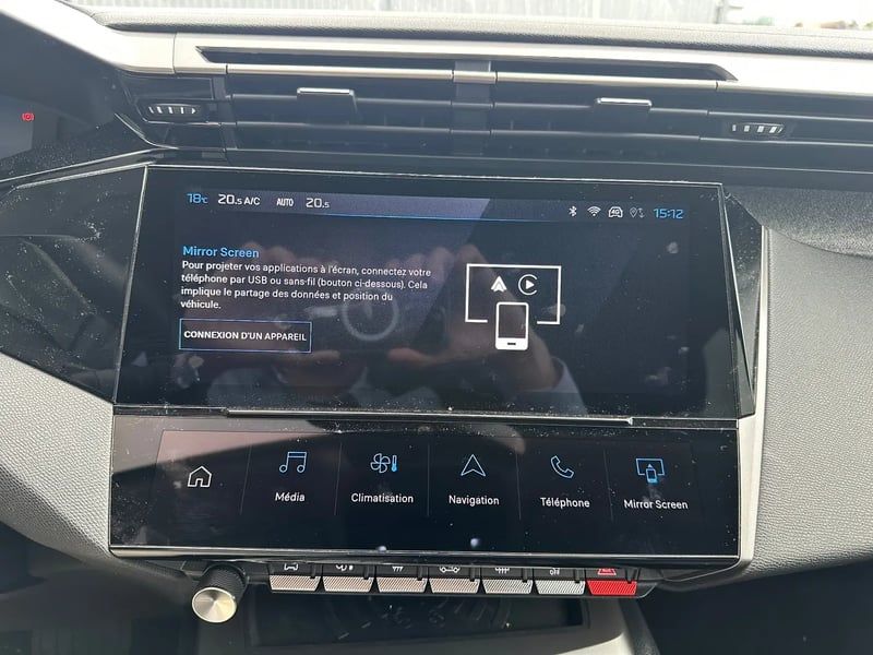 Photo de la voiture PEUGEOT 308 Hybrid 145 e-DCS6 Allure