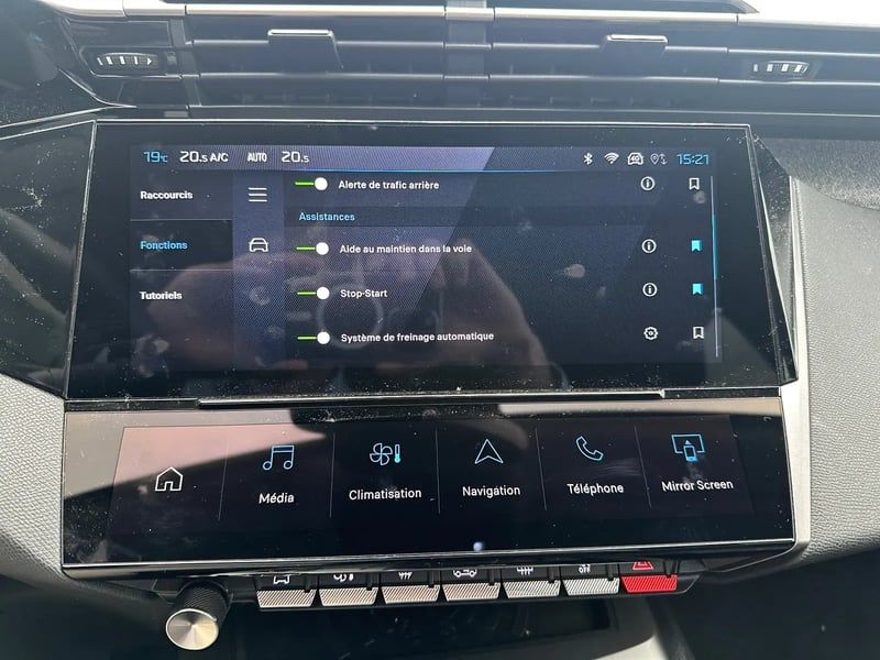 Photo de la voiture PEUGEOT 308 Hybrid 145 e-DCS6 Allure