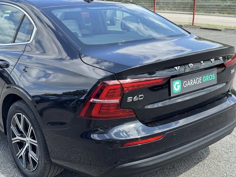 Photo de la voiture VOLVO S60 B4 197 ch DCT7 Core+ - 4P