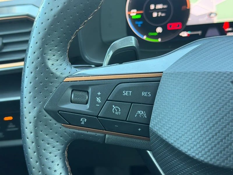 Photo de la voiture CUPRA FORMENTOR 1.4 e-HYBRID 204 ch DSG6 V