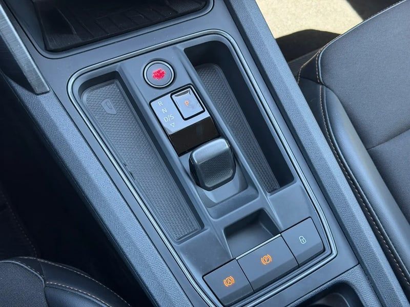 Photo de la voiture CUPRA FORMENTOR 1.4 e-HYBRID 204 ch DSG6 V