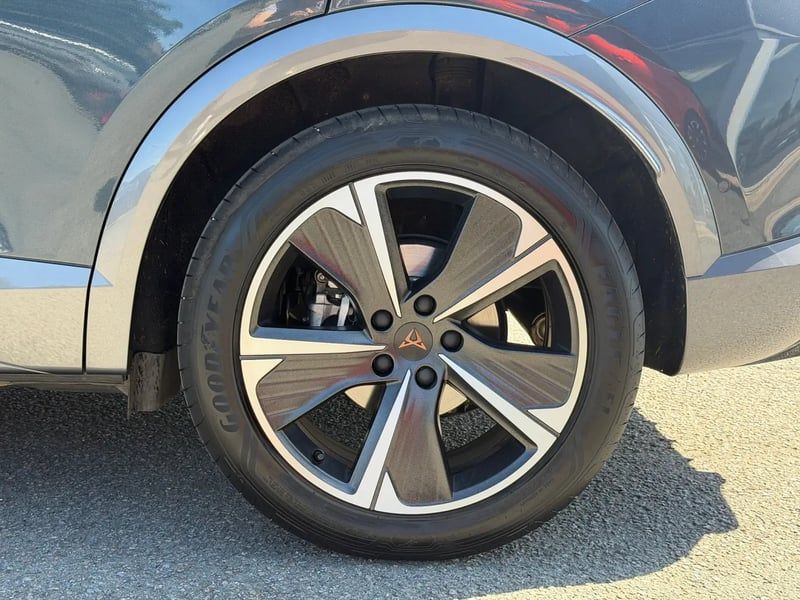 Photo de la voiture CUPRA FORMENTOR 1.4 e-HYBRID 204 ch DSG6 V