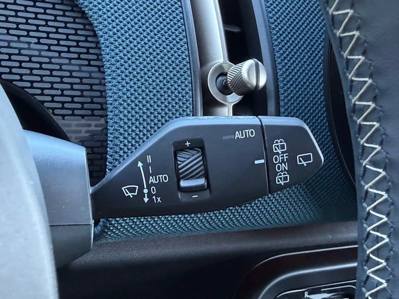 Photo de la voiture MINI COUNTRYMAN U25 163 ch DKG7 D Favoured