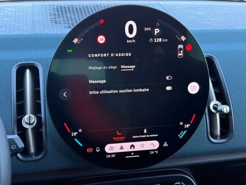 Photo de la voiture MINI COUNTRYMAN U25 163 ch DKG7 D Favoured