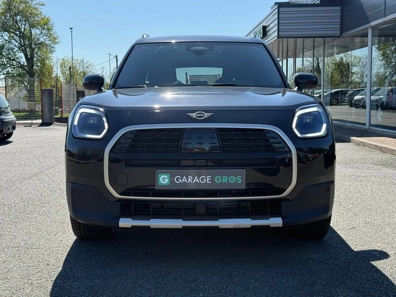 Photo de la voiture MINI COUNTRYMAN U25 163 ch DKG7 D Favoured