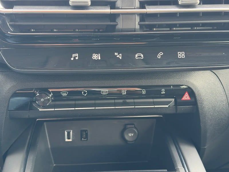 Photo de la voiture CITROEN C5 AIRCROSS Hybride 136 e-DCS6 Max