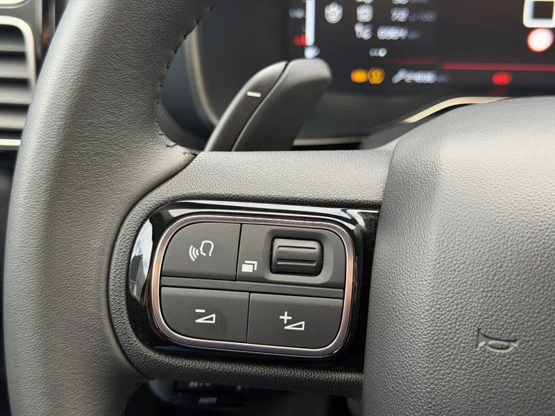 Photo de la voiture CITROEN C5 AIRCROSS Hybride 136 e-DCS6 Max