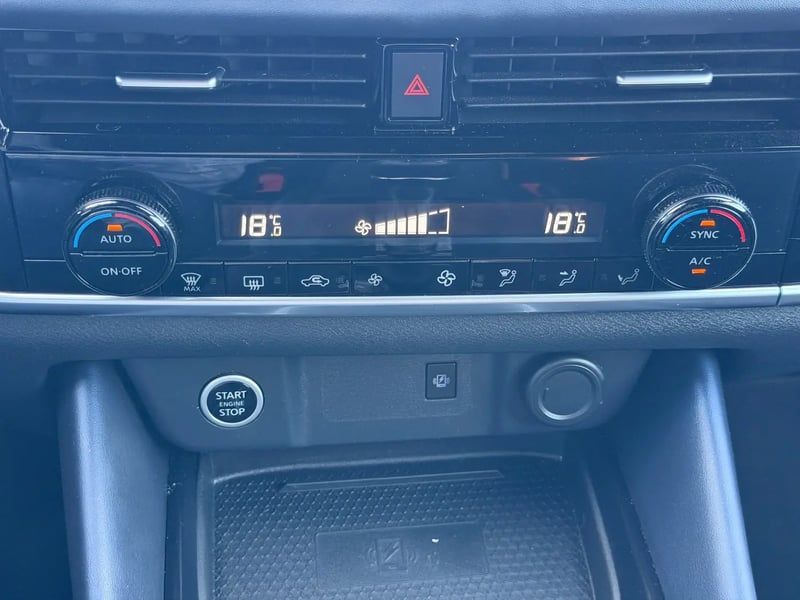 Photo de la voiture NISSAN QASHQAI 2021 Mild Hybrid 140 ch Tekna