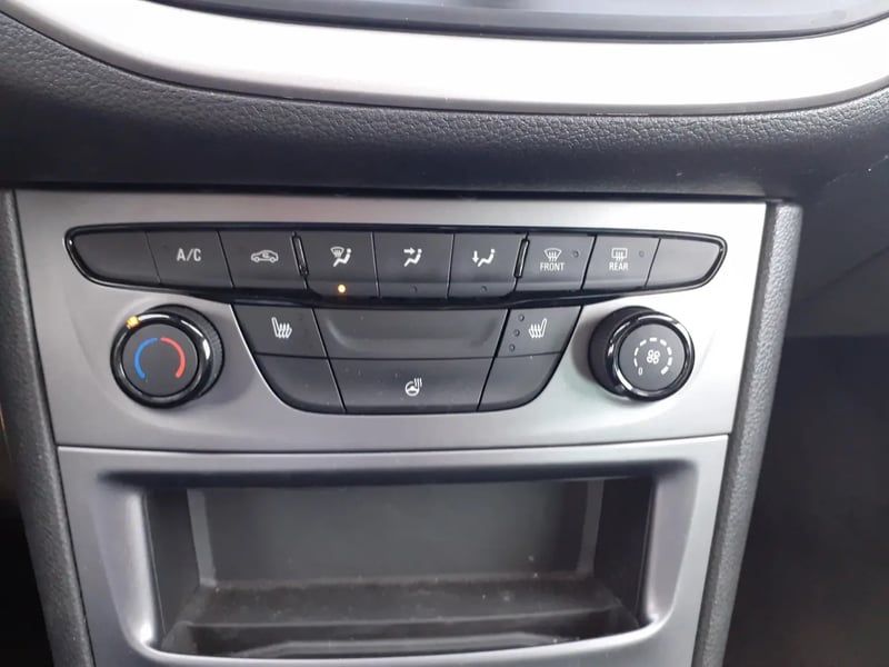 Photo de la voiture OPEL ASTRA SPORTS TOURER 1.5 Diesel 122 ch BVM6 Edition Business