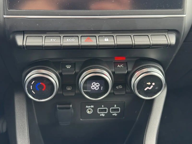 Photo de la voiture RENAULT CLIO V E-Tech full hybrid 145 Equilibre