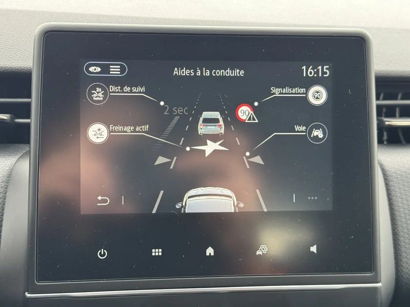 Photo de la voiture RENAULT CLIO V E-Tech full hybrid 145 Equilibre