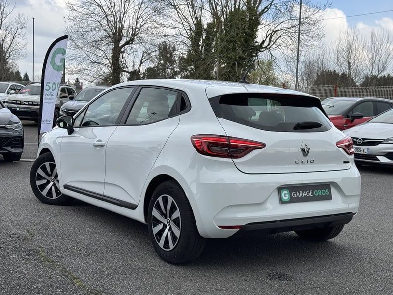 Photo de la voiture RENAULT CLIO V E-Tech full hybrid 145 Equilibre