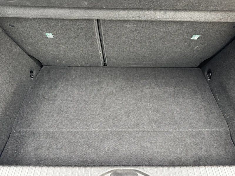 Photo de la voiture RENAULT CLIO V E-Tech full hybrid 145 Equilibre