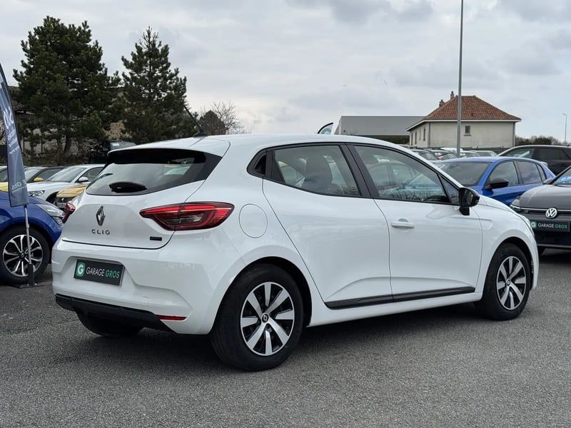 Photo de la voiture RENAULT CLIO V E-Tech full hybrid 145 Equilibre
