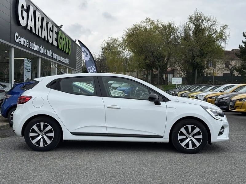 Photo de la voiture RENAULT CLIO V E-Tech full hybrid 145 Equilibre
