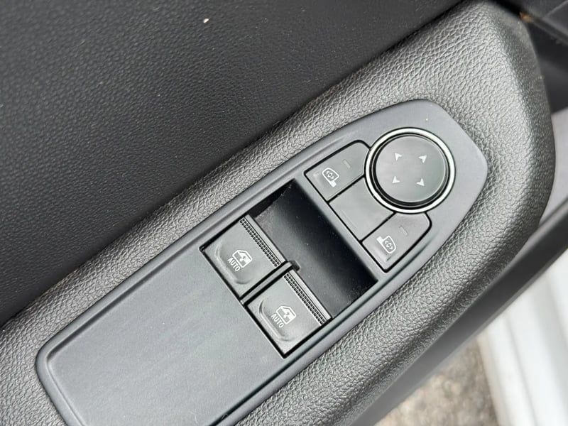 Photo de la voiture RENAULT CLIO V E-Tech full hybrid 145 Equilibre