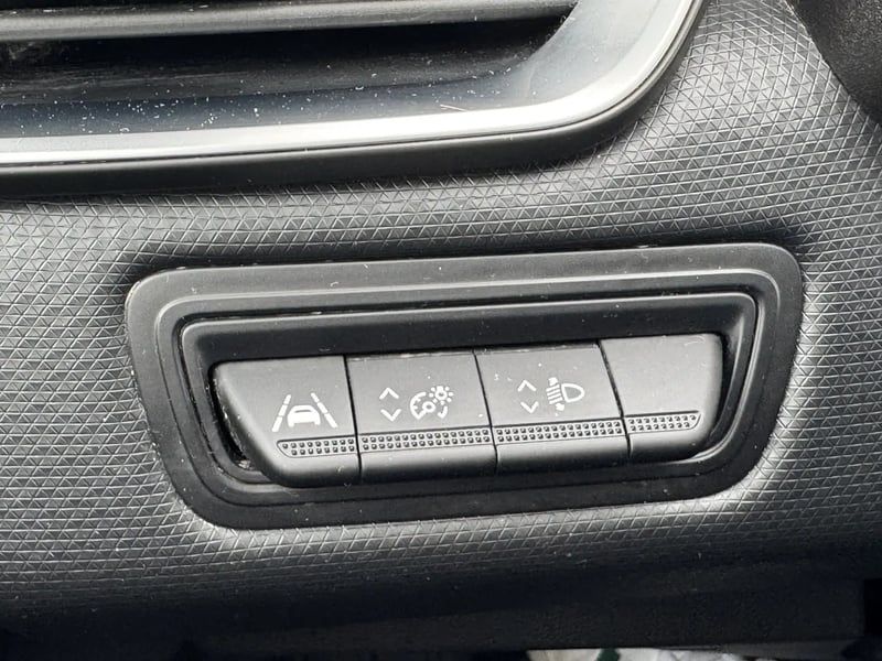 Photo de la voiture RENAULT CLIO V E-Tech full hybrid 145 Equilibre