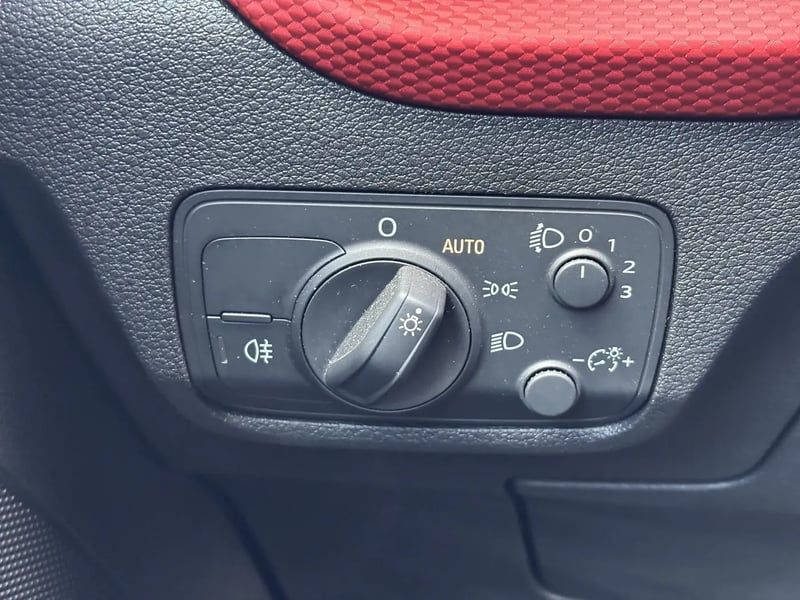 Photo de la voiture AUDI Q2 30 TDI 116 S tronic 7 Sport Limited