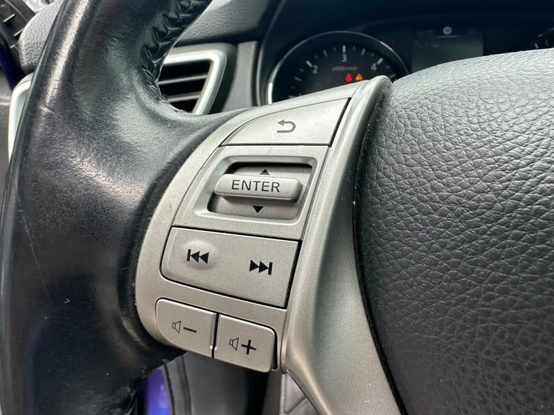 Photo de la voiture NISSAN QASHQAI 1.6 dCi 130 Stop/Start Tekna