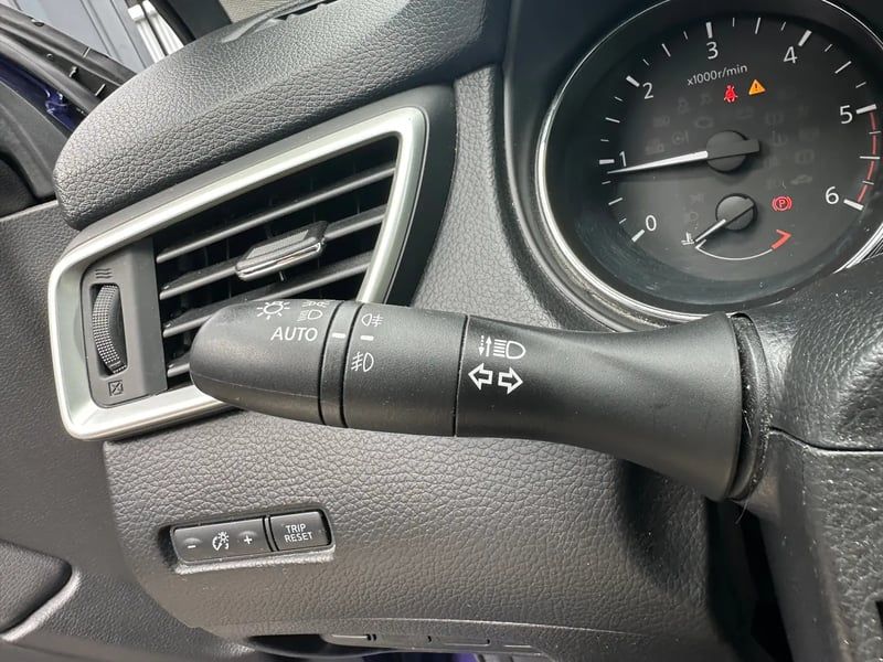 Photo de la voiture NISSAN QASHQAI 1.6 dCi 130 Stop/Start Tekna