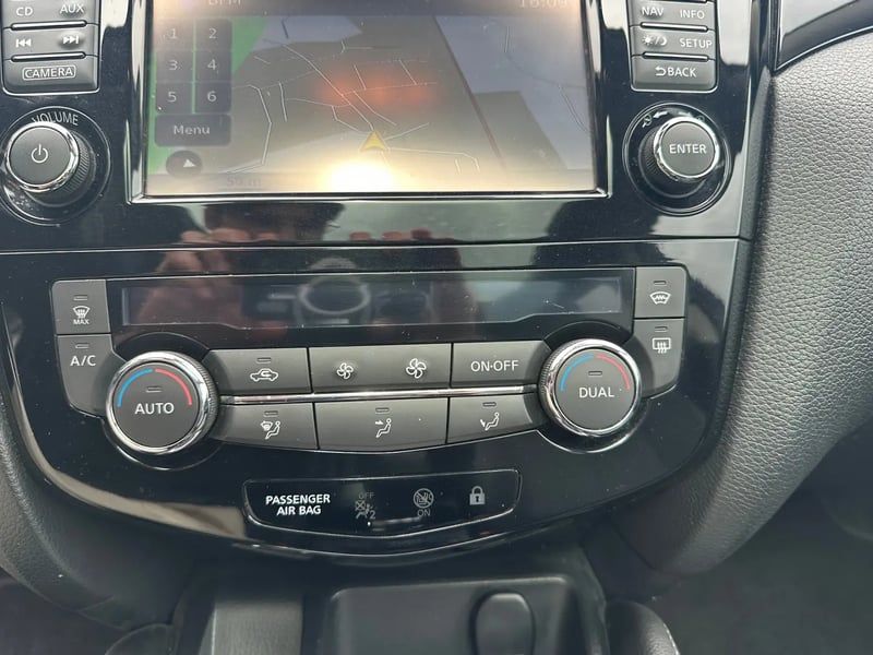 Photo de la voiture NISSAN QASHQAI 1.6 dCi 130 Stop/Start Tekna