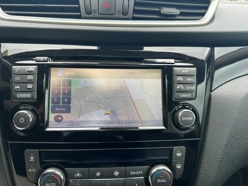 Photo de la voiture NISSAN QASHQAI 1.6 dCi 130 Stop/Start Tekna