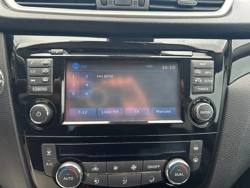 Photo de la voiture NISSAN QASHQAI 1.6 dCi 130 Stop/Start Tekna