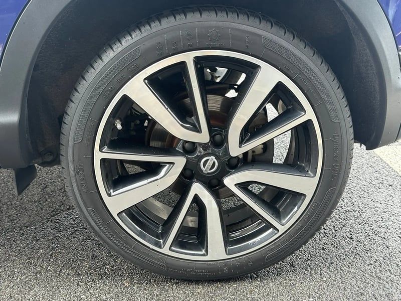 Photo de la voiture NISSAN QASHQAI 1.6 dCi 130 Stop/Start Tekna