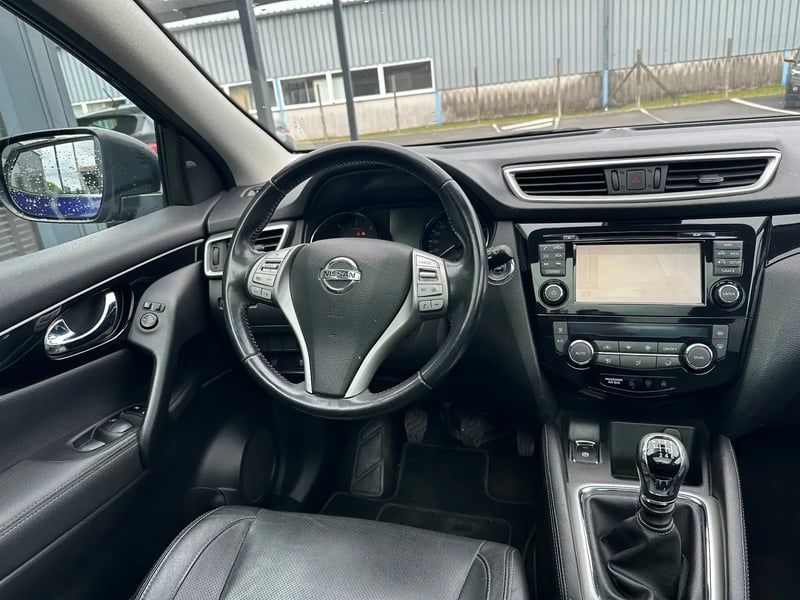 Photo de la voiture NISSAN QASHQAI 1.6 dCi 130 Stop/Start Tekna