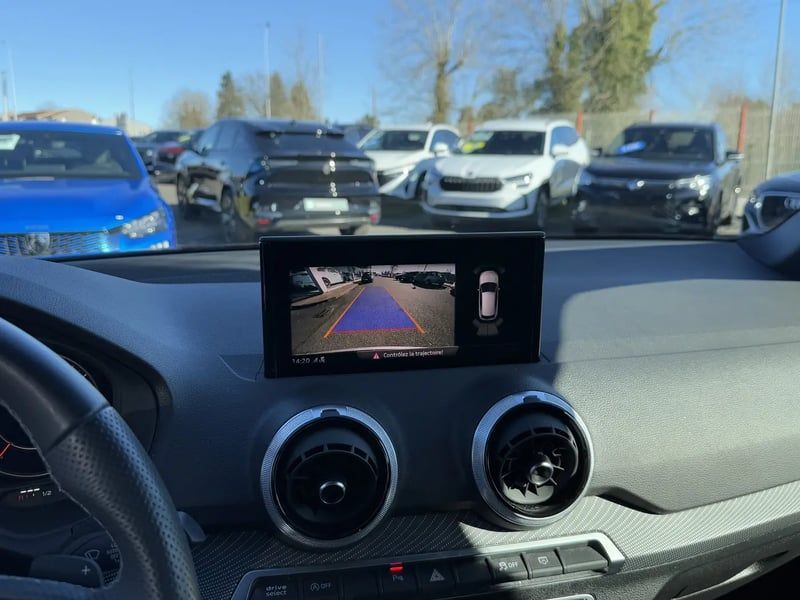 Photo de la voiture AUDI Q2 30 TDI 116 S tronic 7 S-line