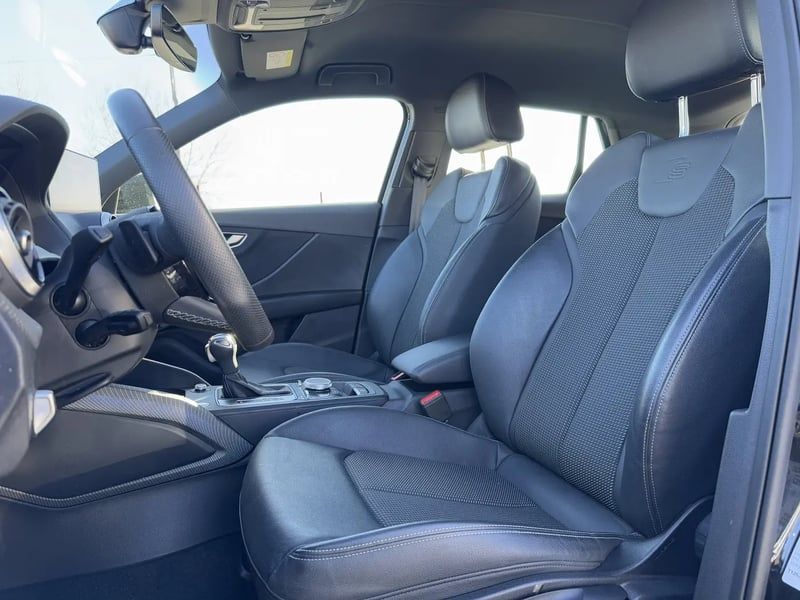 Photo de la voiture AUDI Q2 30 TDI 116 S tronic 7 S-line