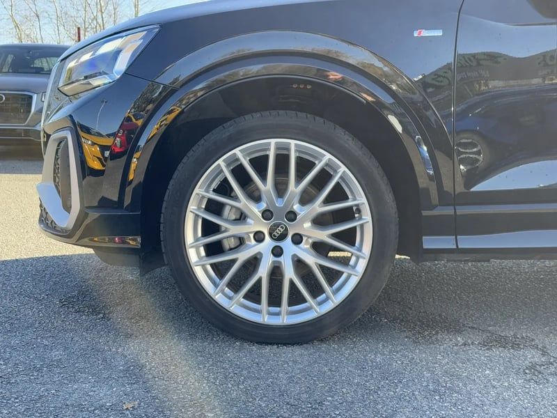Photo de la voiture AUDI Q2 30 TDI 116 S tronic 7 S-line