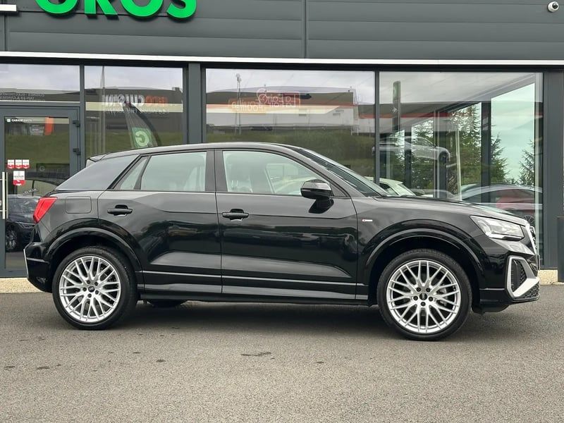 Photo de la voiture AUDI Q2 30 TDI 116 S tronic 7 S-line