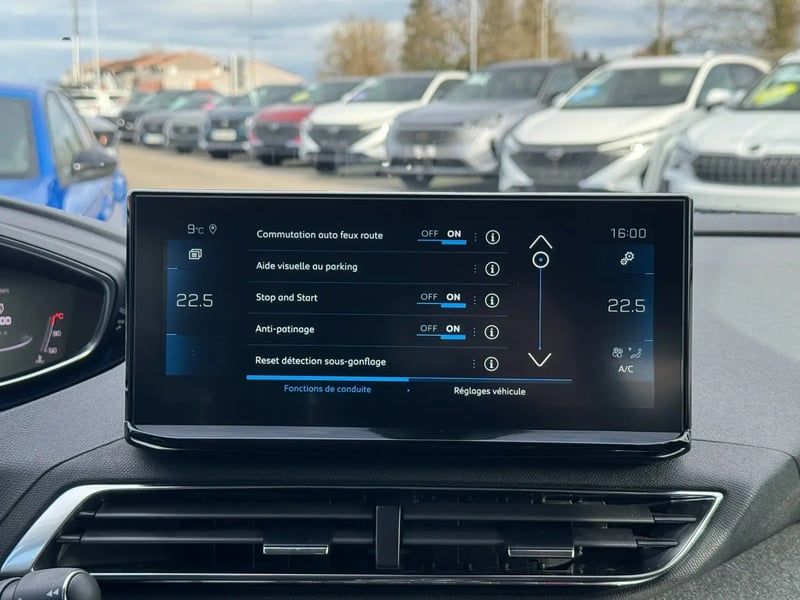 Photo de la voiture PEUGEOT 3008 BlueHDi 130ch S&S EAT8 Allure Pack