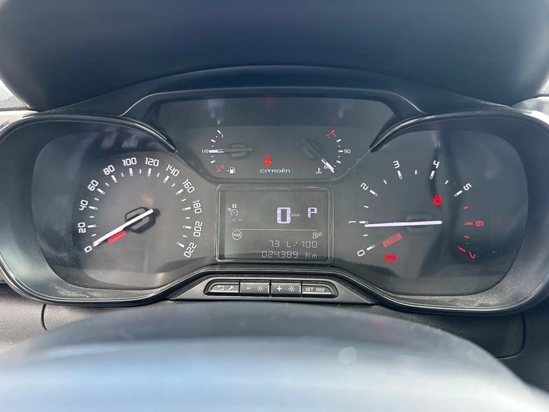 Photo de la voiture CITROEN C3 PureTech 110 S&S EAT6 Shine