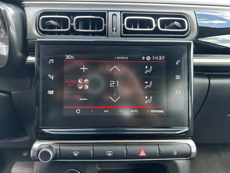 Photo de la voiture CITROEN C3 PureTech 110 S&S EAT6 Shine
