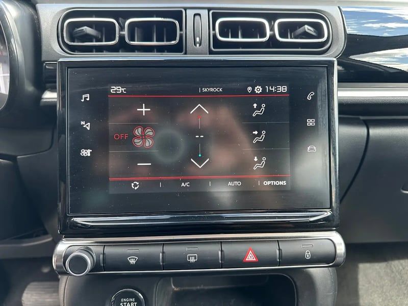 Photo de la voiture CITROEN C3 PureTech 110 S&S EAT6 Shine