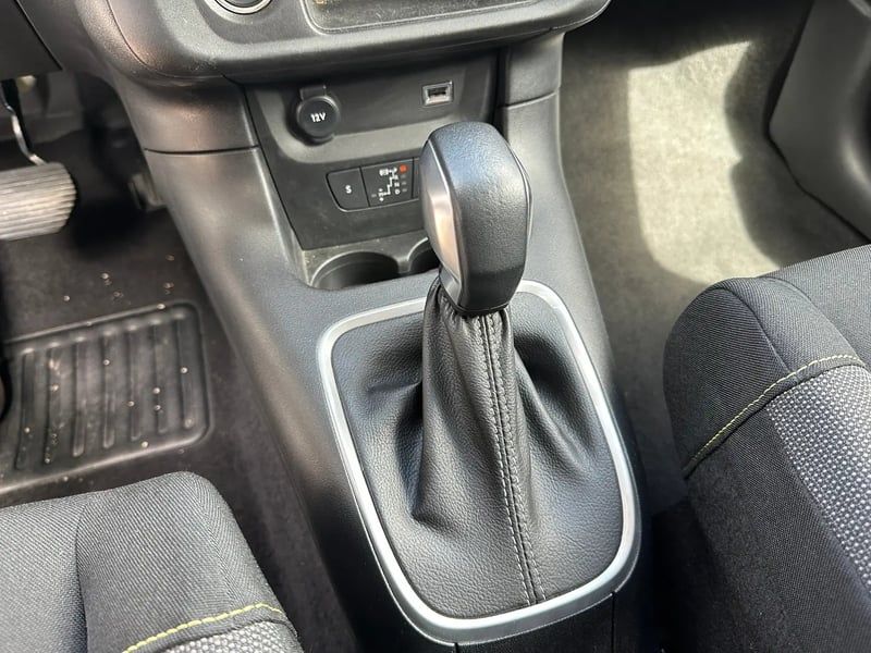 Photo de la voiture CITROEN C3 PureTech 110 S&S EAT6 Shine