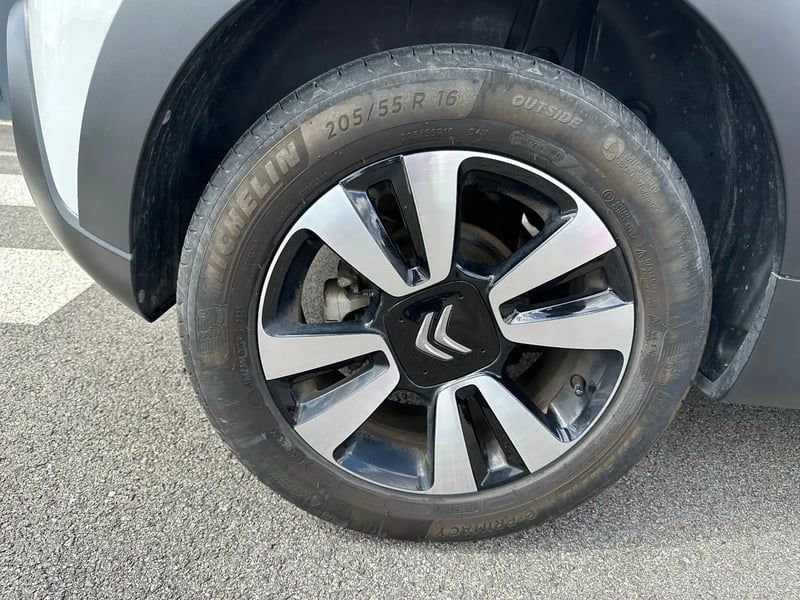 Photo de la voiture CITROEN C3 PureTech 110 S&S EAT6 Shine