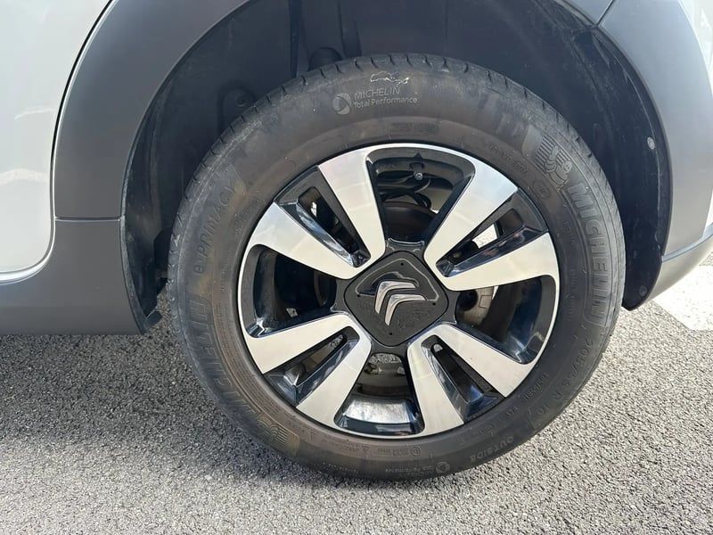 Photo de la voiture CITROEN C3 PureTech 110 S&S EAT6 Shine