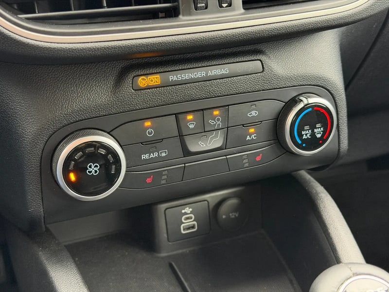 Photo de la voiture FORD KUGA 1.5 EcoBoost 150 BVM6 Titanium