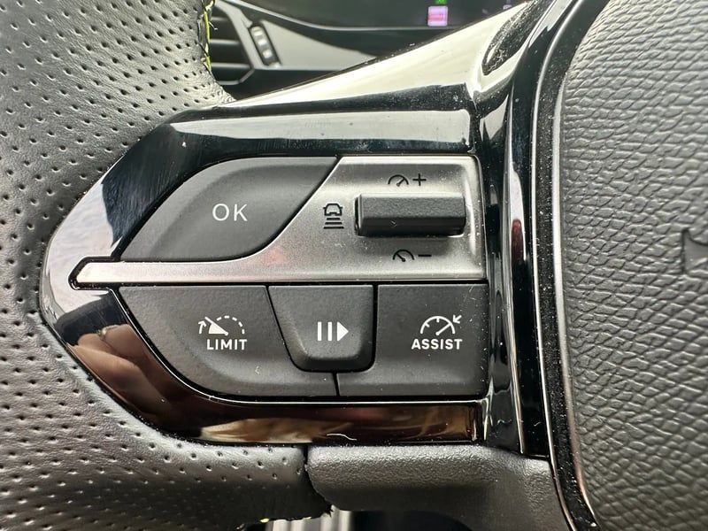 Photo de la voiture PEUGEOT 308 SW PureTech 130ch S&S EAT8 GT