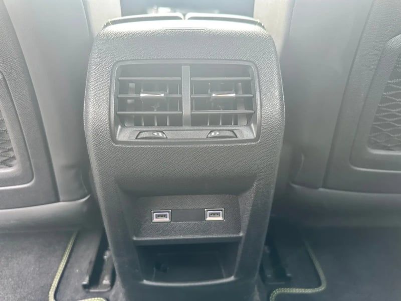 Photo de la voiture PEUGEOT 308 SW PureTech 130ch S&S EAT8 GT